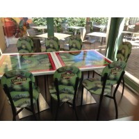 Vendemos sillas y mesas personalizadas para bares y restaurantes