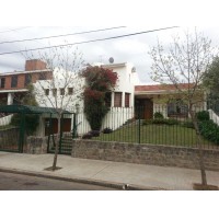 Excelente casa de 3 dormitorios en venta en Barrio Urca | 10339