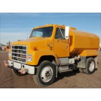 Camion cisterna International S2300 ao 1989 de 2300 galones