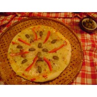 Pizzas  con muzzarela, aceitunas y morrones
