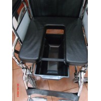 Silla higienica de autopropulsion