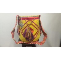 Mochilas wayuu de la guajira tejidas en crochet