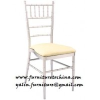 silla de Chiavari con el amortiguador, asiento tapizado blanco del hotel, silla del banquete apilables, muebles evento restaurante