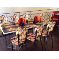 Vendemos mesas y sillas personalizables e inalterables