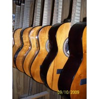Oferta en Guitarras Criollas, electricas, bajos, amplificadores y cajones flamencos